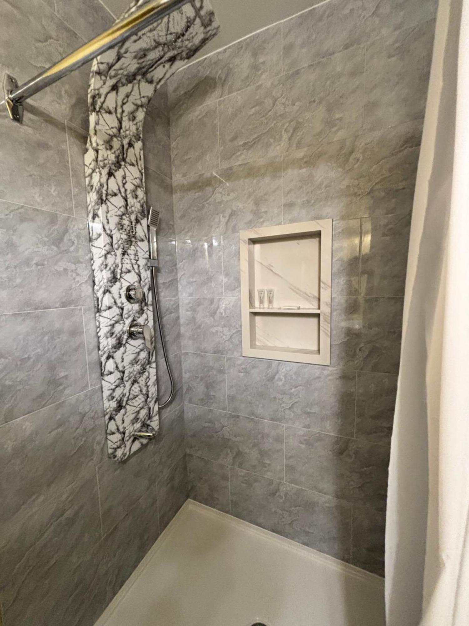 6267 Persepolis Inn Ниагара-Фолс Экстерьер фото